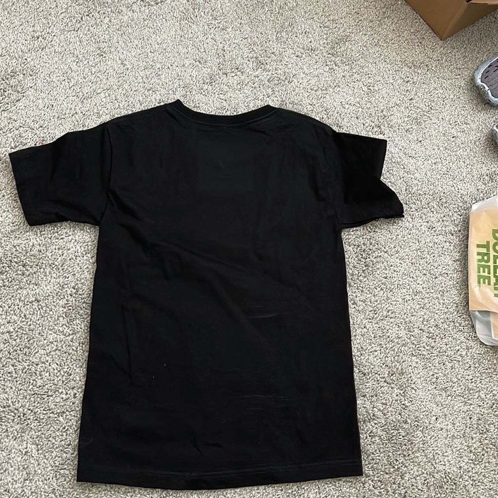 Black T-Shirt-“It’s a Jungle Out There” - Picture 4 of 4